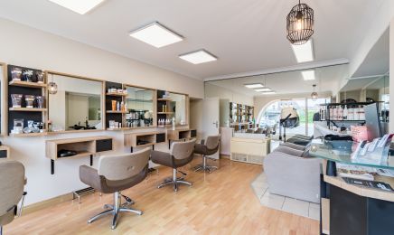 Amélie C : Coiffeur à Lux