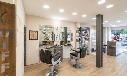 Caliste  : Coiffeur à Châtellerault