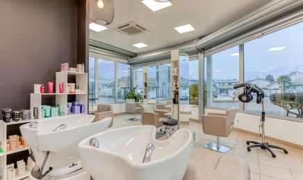 Détente et Style : Coiffeur à Vif