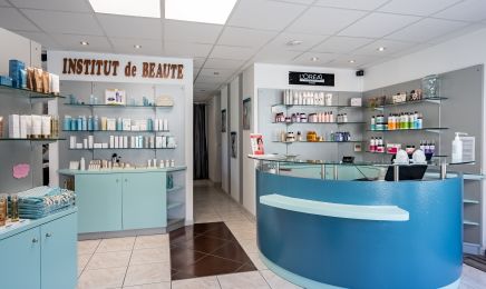 Centre de beauté Coiffure et Esthétique : Coiffeur à La Bâthie