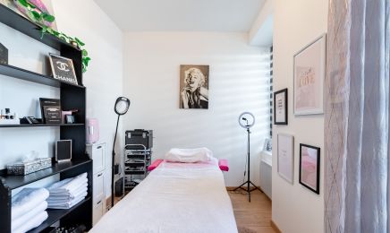 Vivy cils le faux : Manucure à Saint-Étienne-de-Montluc
