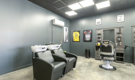 Neuf Trois Quart : Barbier à Mours-Saint-Eusèbe