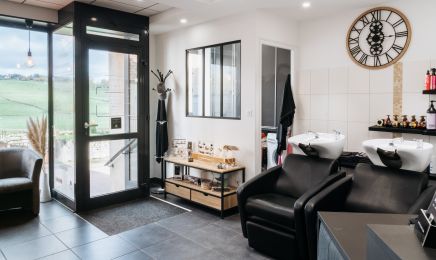 L’Hair des Temps : Coiffeur à Saint-Julien-de-Civry