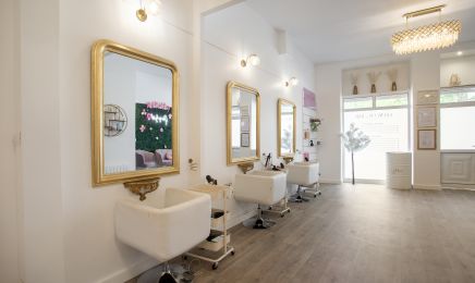 Glow Up By Sab : Manucure à Villeurbanne