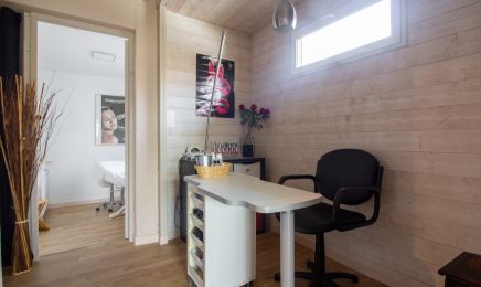 Centre De Soins Esthétiques Lucie  : Manucure à Gan