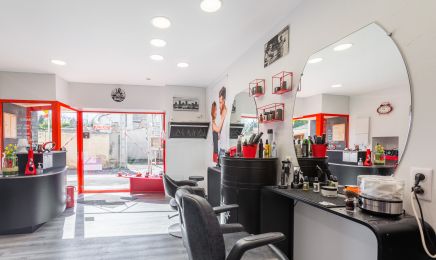 Valérie Coiffure : Coiffeur à Gond-Pontouvre