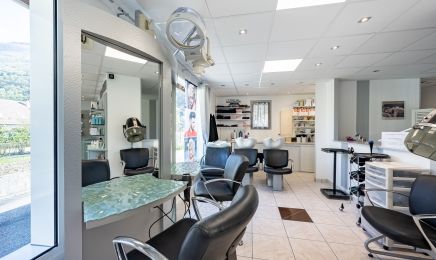 Centre de beauté Coiffure et Esthétique : Coiffeur à La Bâthie