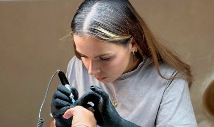 Clara Studio 13 - MANUCURE RUSSE : Manucure à Arles