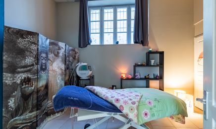 Institut Esprit Beauté  : Manucure à Gémozac