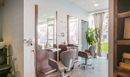 Karma Coiffure : Manucure à Caen