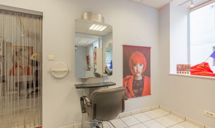 Modern salon : Coiffeur à Verdun-sur-le-Doubs
