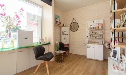 Centre De Soins Esthétiques Lucie  : Manucure à Gan