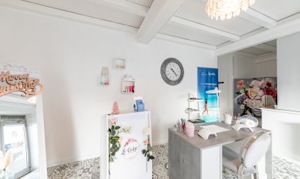 Le Cosy Saint Martin : Manucure à Saint-Martin-Belle-Roche