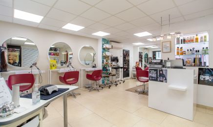 Cathie Bova Coiffure  : Coiffeur à Antibes Juan les Pins