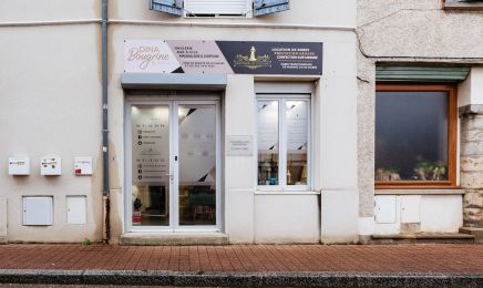 Dina Bcam & Au Royaume de l’Élégance : Manucure à Saint-Priest