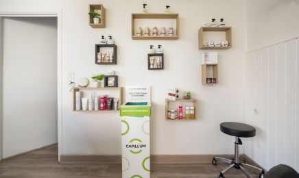 L’instant… : Coiffeur à Saint-Germain-du-Bel-Air