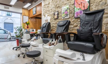Bang Nails - République : Coiffeur à Nîmes