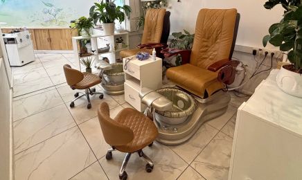 Mom‘s Nails: Nagelstudio in Hamburg