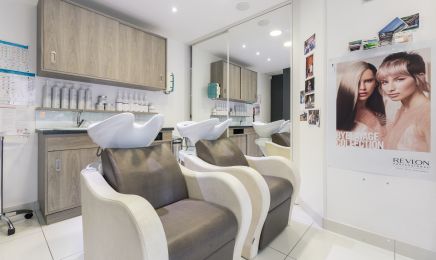 JF.  Coup’ : Coiffeur à Perigny