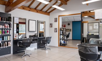  Art et Tifs : Coiffeur à Val-de-Virieu