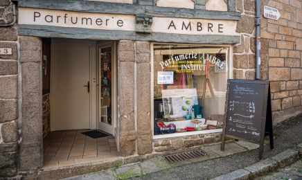 Parfumerie Ambre : Institut de beauté à Moncontour