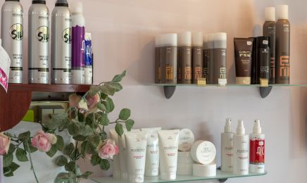 L’Elisée : Coiffeur à Ménilles