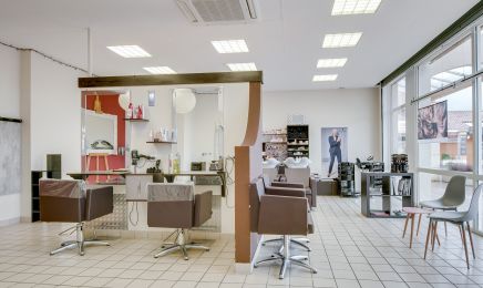 Le Salon by M : Institut de beauté à Montayral