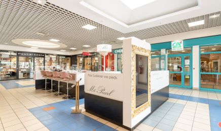 Mlle Pearl - Bar à Ongles  : Manucure à Gassin