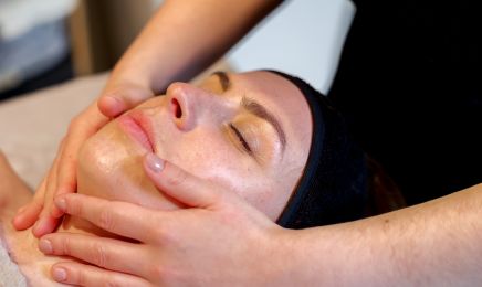 La Beauté. par Audrey Marres : Manucure à Colombiers