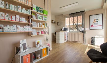 Centre De Soins Esthétiques Lucie  : Manucure à Gan