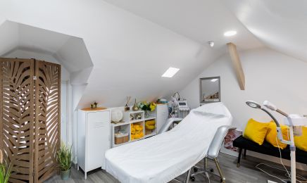 Mimosa Coiffure : Manucure à Argenteuil
