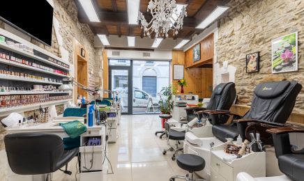 Bang Nails - République : Coiffeur à Nîmes