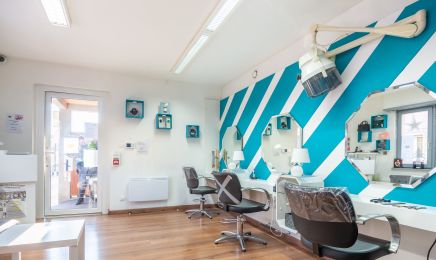 Le petit salon  : Coiffeur à Still