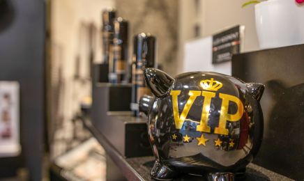 Elles Adorent : Coiffeur à Hyères