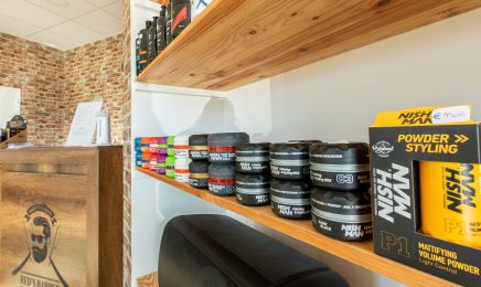 Red’s Barber  : Barbier à Saint-Laurent-des-Arbres
