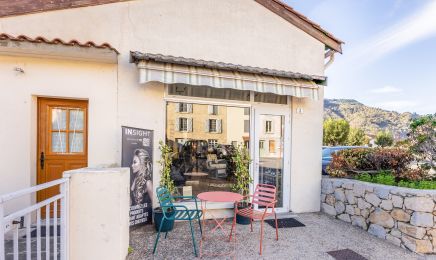 Coiffeur Barbier Nana : Institut de beauté à Mercus-Garrabet