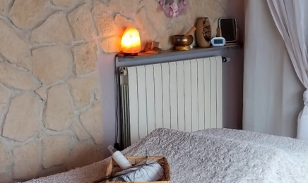 Beautés Nomades  : Manucure à La Bastidonne
