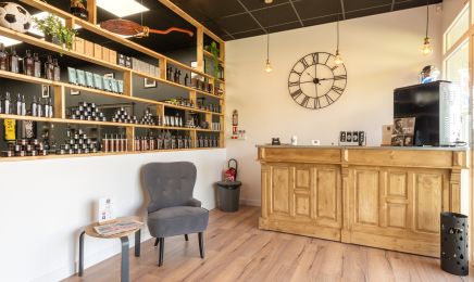 Neuf Trois Quart : Barbier à Mours-Saint-Eusèbe