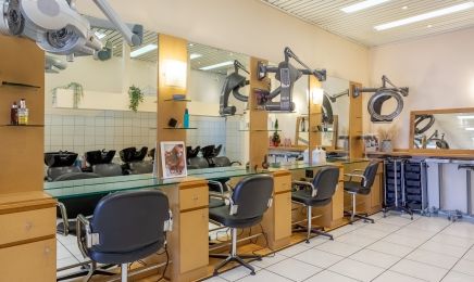 MÉGANE. HAIRSTYLIST - COURNON : Coiffeur à Cournon-d'Auvergne