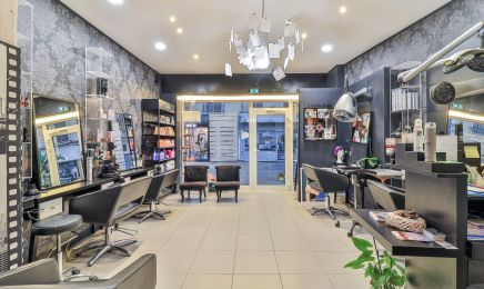 Elles Adorent : Coiffeur à Hyères