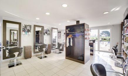 Hélène Arpin Coiffure Pompidou : Coiffeur à Libourne
