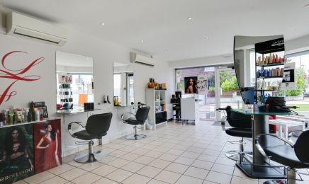 Les Femmes S’emmêlent : Barbier à Joué-lès-Tours    📞 02.47.67.26.25