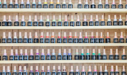 Bang Nails - République : Coiffeur à Nîmes