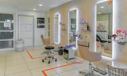 Innove coiffure : Coiffeur à Champcevinel