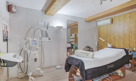 Aux halles de la beauté : Manucure à Marmande