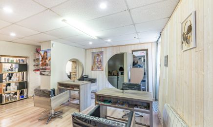 NOUVEL ´ HAIR : Coiffeur à Ambronay