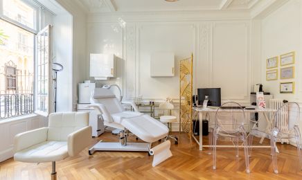 Glow Up Nice : Manucure à Nice