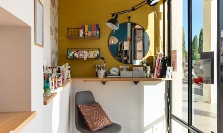 Poézen - L’isle sur la Sorgue : Manucure à L'Isle-sur-la-Sorgue