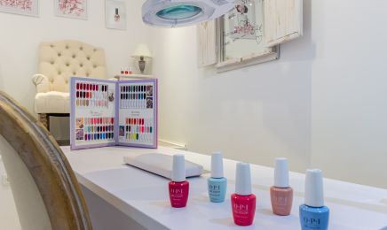 Madame Chic - Coiffure & Beauté : Manucure à Paris