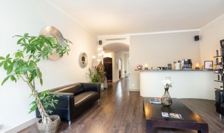 En Aparté by Laurie  : Coiffeur à Toulon